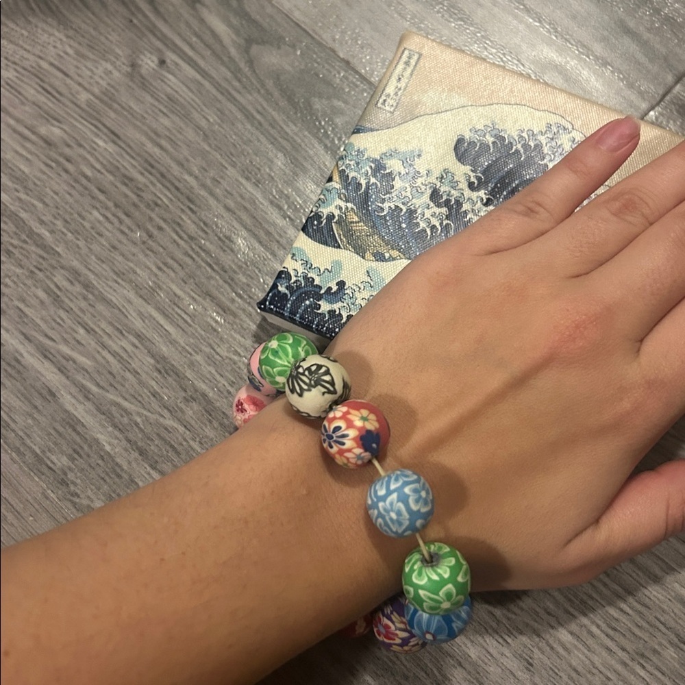 ❤️2/$15 Vintage colorful Beaded Large Floral Bracelet
